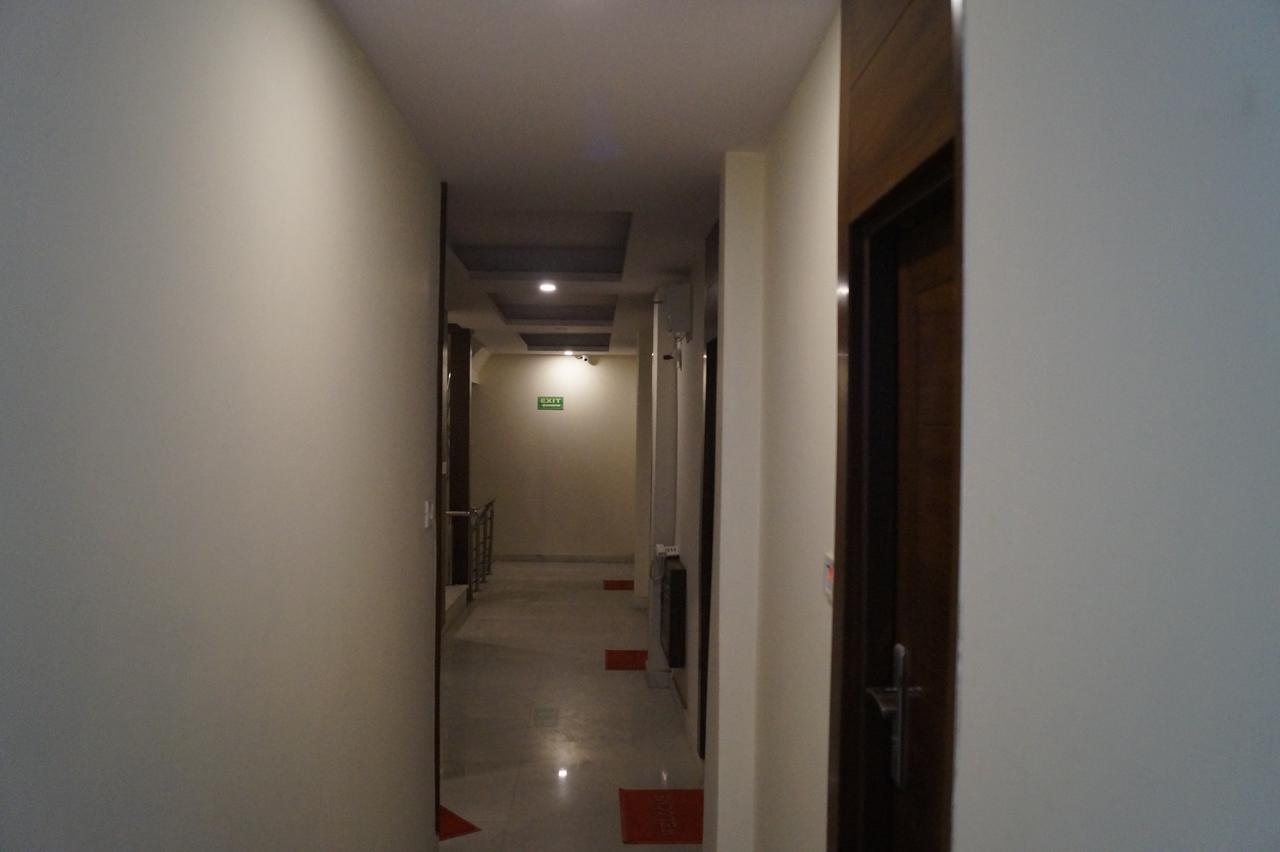 Hotel Optimum Oxford International Nueva Delhi Exterior foto