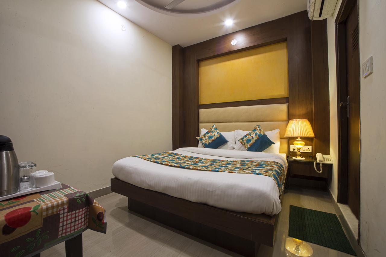 Hotel Optimum Oxford International Nueva Delhi Exterior foto